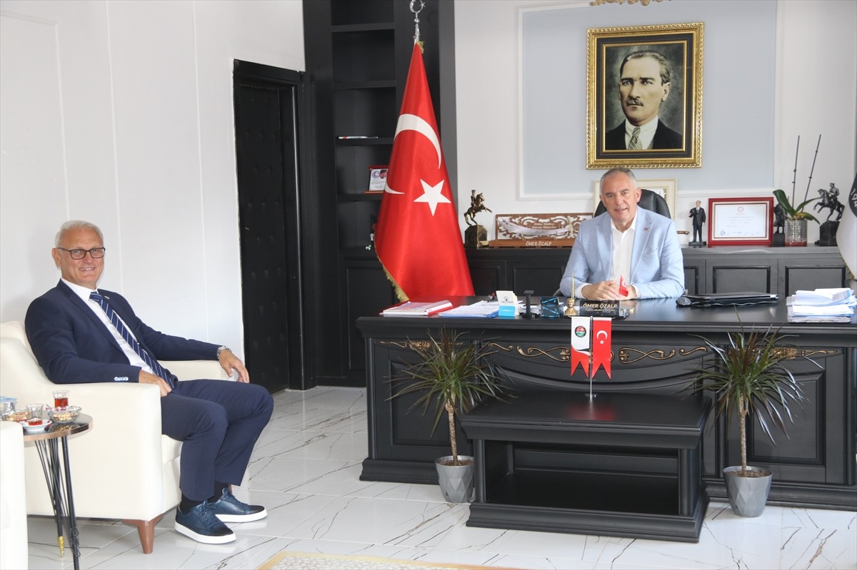 Türkiye Hentbol Federasyonu (THF) Başkanı Uğur Kılıç ve THF Yönetim Kurulu üyeleri, Mini Mini...