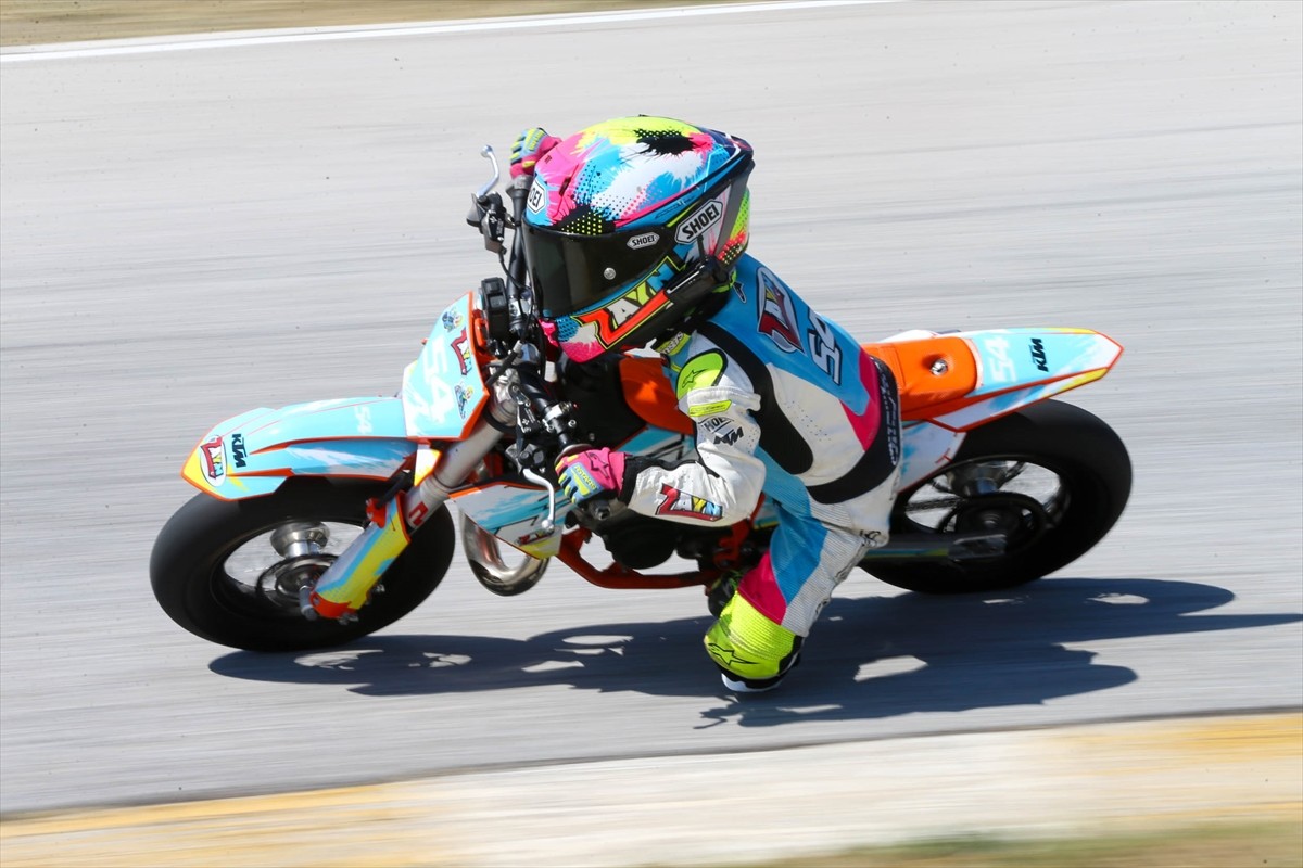 Türkiye Motosiklet Federasyonunca (TMF) Uşak'ta düzenlenen Türkiye Süpermoto Şampiyonası'nın...