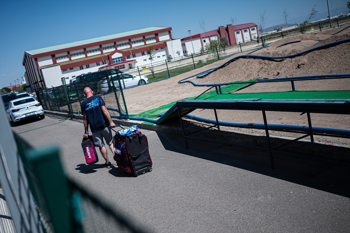 Türkiye Onroad Şampiyonasının (TORC) üçüncü etabı Afyonkarahisar'da gerçekleştirildi. Yaklaşık 40...