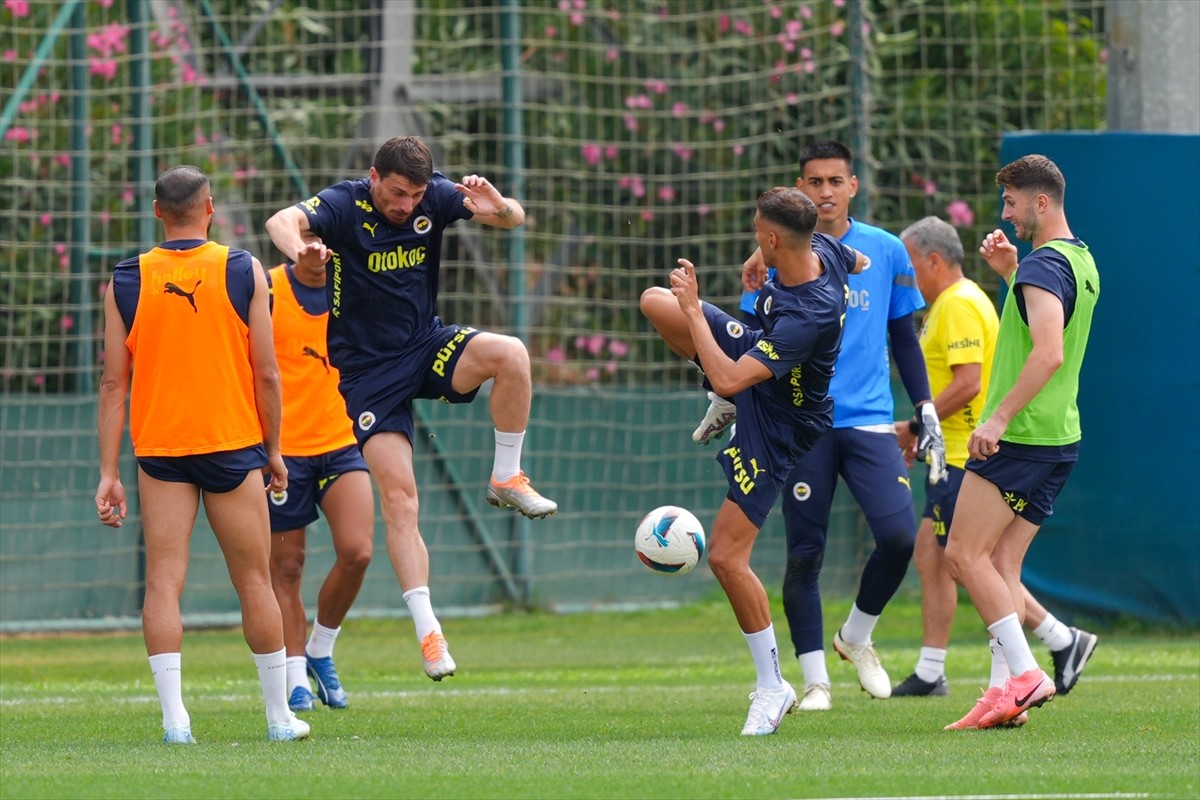 UEFA Şampiyonlar Ligi 3. eleme turunda yarın deplasmanda Fransa'nın Lille takımıyla karşılaşacak...