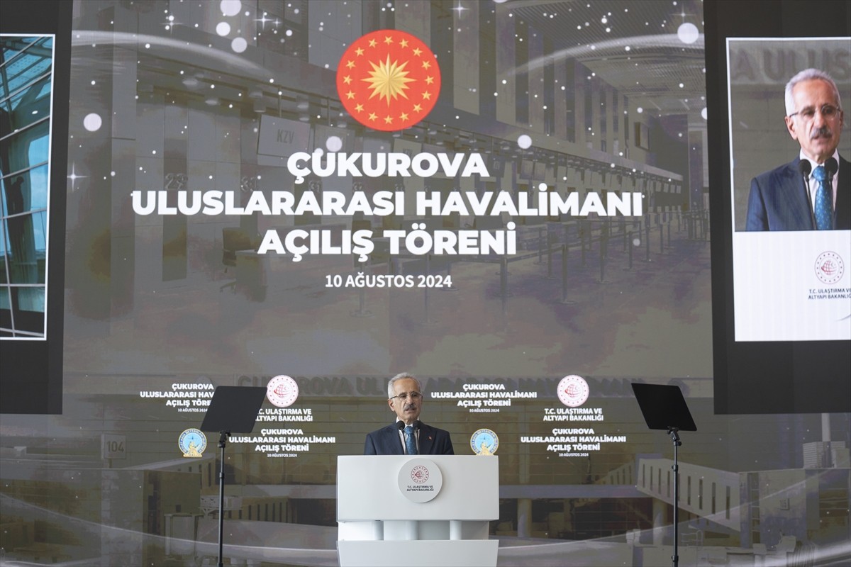 Ulaştırma ve Altyapı Bakanı Abdulkadir Uraloğlu, Cumhurbaşkanı Recep Tayyip Erdoğan'ın katılımıyla...