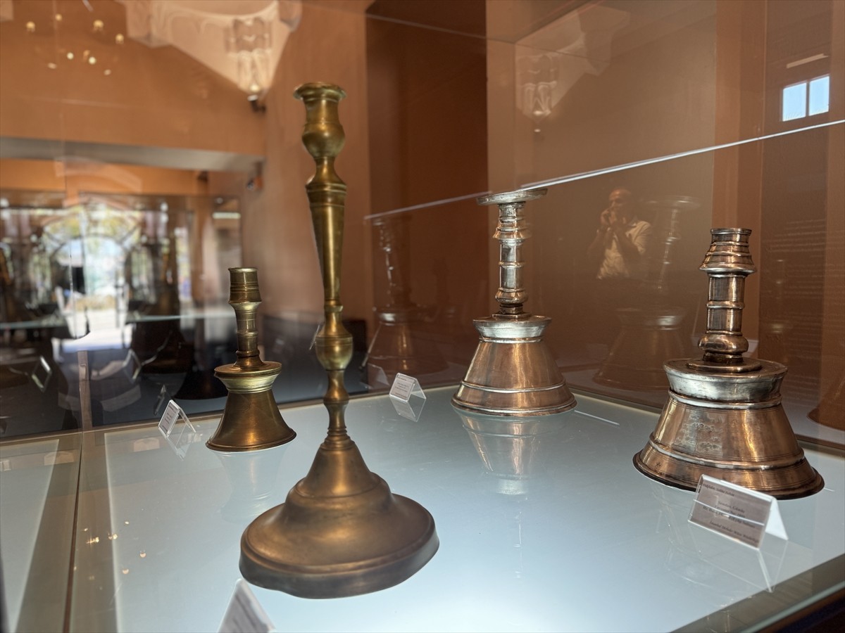 Vakıflar Genel Müdürlüğünün kuruluşunun 100. yılına özel hazırlanan "Manevi Aydınlık, Şamdan"...