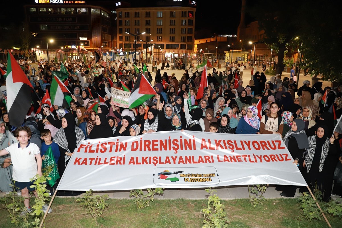 Van, Muş ve Bitlis'te İran'ın başkenti Tahran'da uğradığı suikastte yaşamını yitiren Hamas Siyasi...