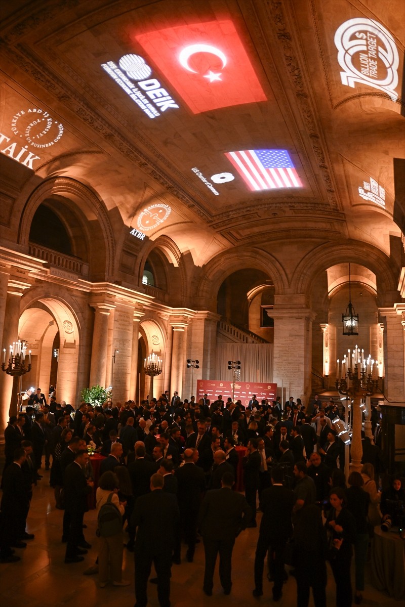 Dış Ekonomik İlişkiler Kurulu (DEİK) Türkiye-ABD İş Konseyinin (TAİK) düzenlediği 15. Türkiye...