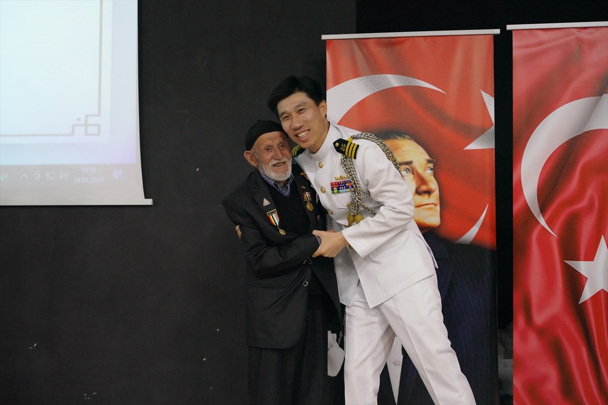 Güney Kore Savunma Ataşesi Kurmay Yarbay Sim Pyo Lee Yozgat’ın Sarıkaya ilçesinde Gaziler Günü...