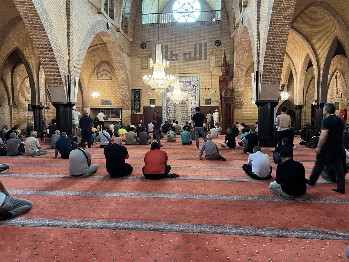 Hollanda Diyanet Vakfına (HDV) bağlı Fatih Camisi, "Hollanda'nın En Büyük Müzesi" Projesi'ne dahil...