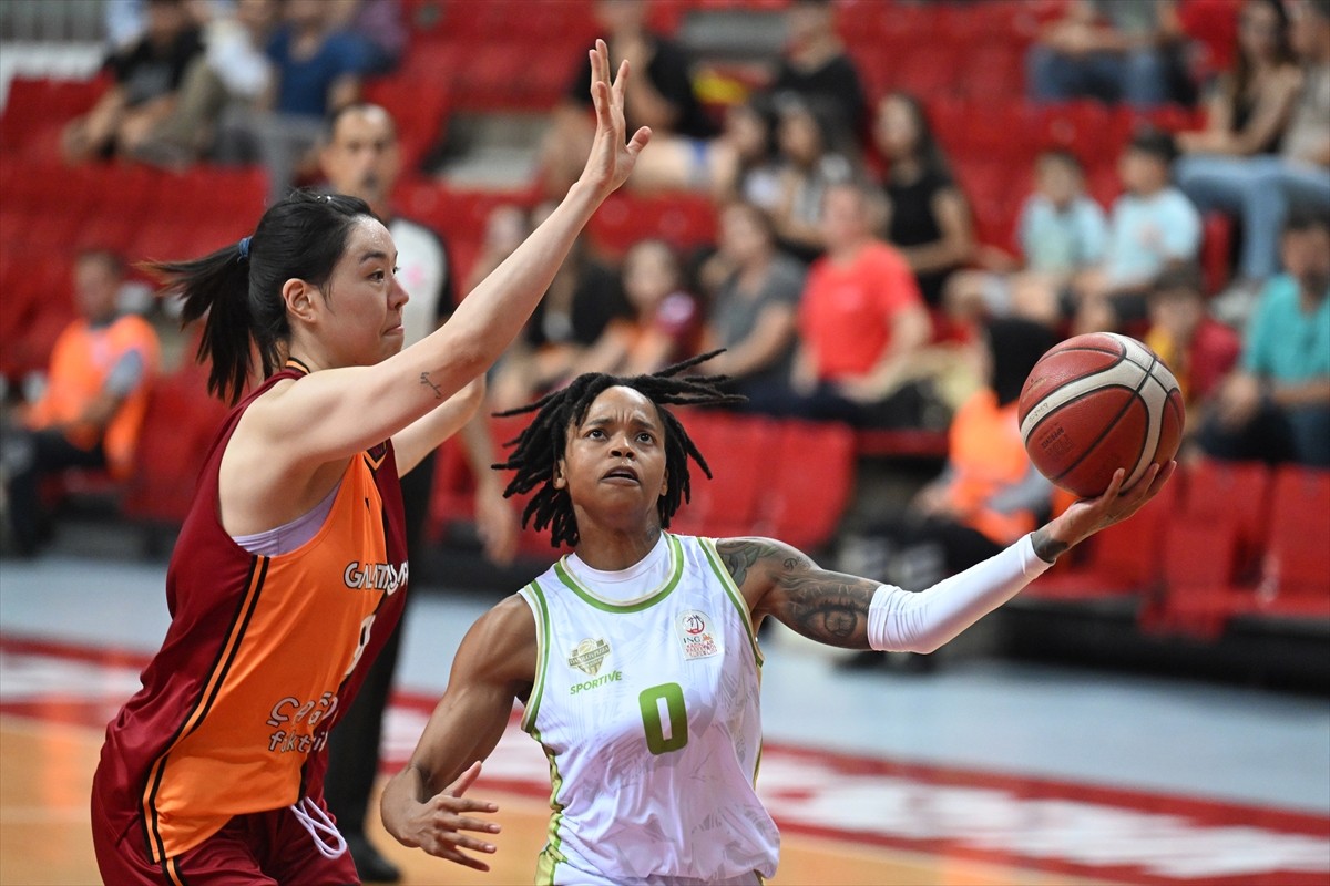 Kayseri'de düzenlenen 18. Erciyes Kupası Kadınlar Basketbol Turnuvası'nda Galatasaray Çağdaş...