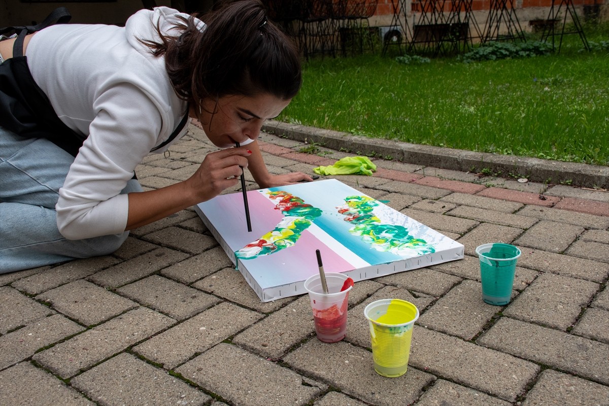 Kosova'nın güneyindeki Prizren şehrinde düzenlenen 22. Uluslararası Sanatla Uyanmak Festivali, "4....