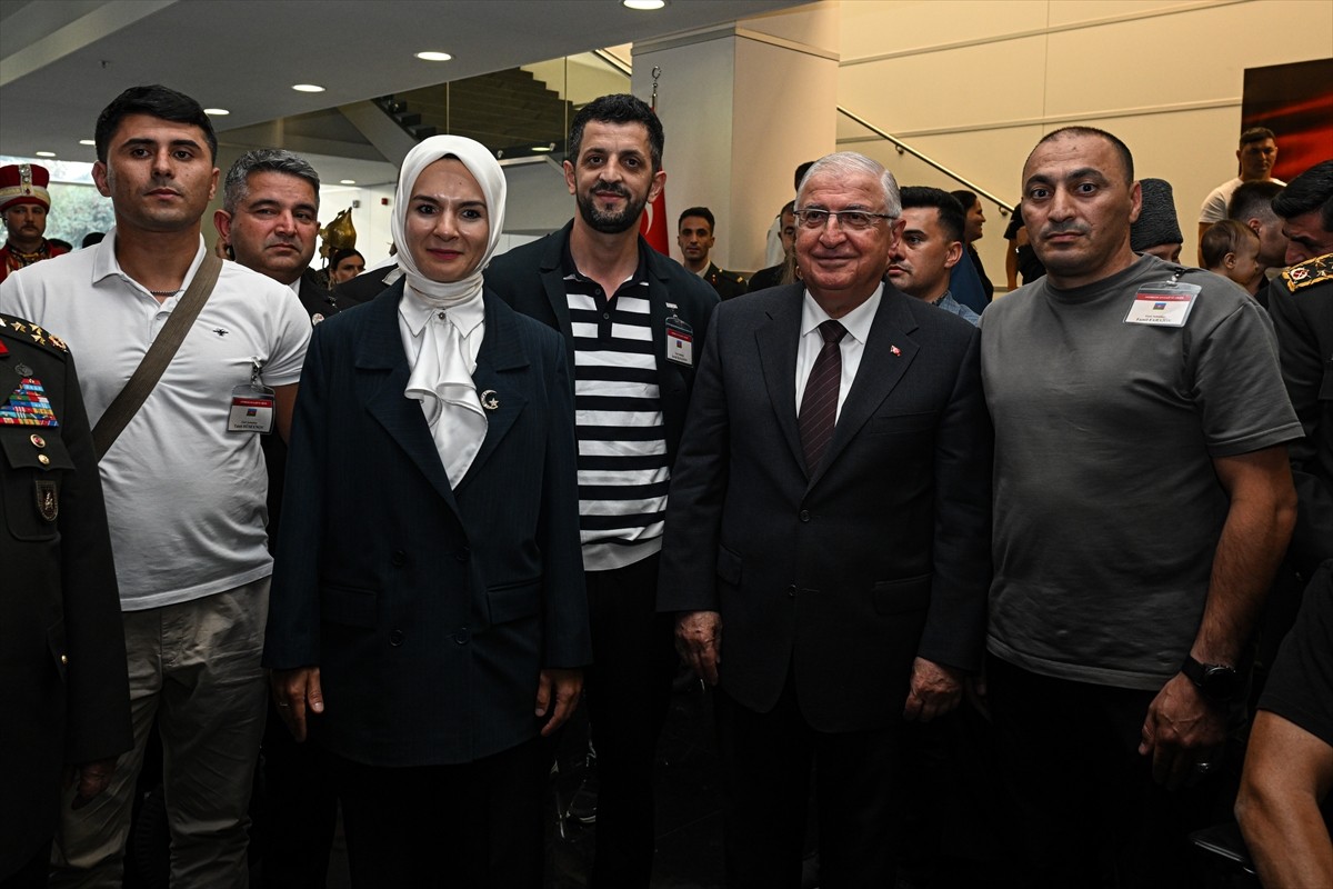 Milli Savunma Bakanı Yaşar Güler ile Aile ve Sosyal Hizmetler Bakanı Mahinur Özdemir Göktaş'ın...