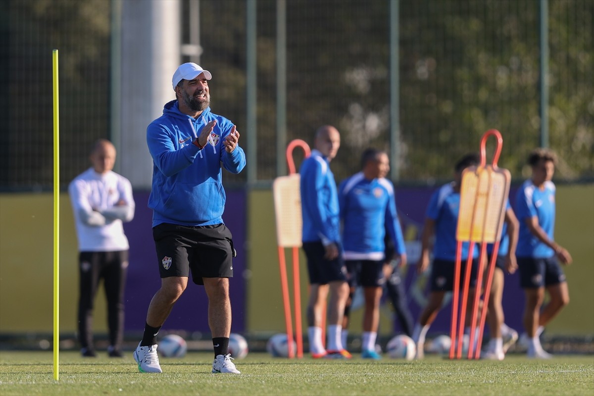 Trendyol Süper Lig'in 6. haftasında Beşiktaş ile deplasmanda karşılaşacak ikas Eyüpspor...