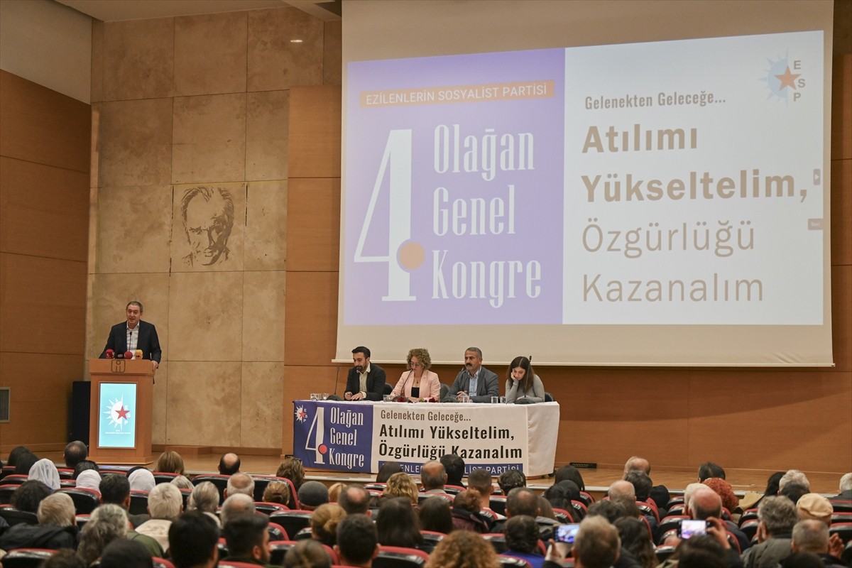 DEM Parti Eş Genel Başkanı Tuncer Bakırhan (sol 4), TMMOB İnşaat Mühendisleri Odası'nda yapılan...