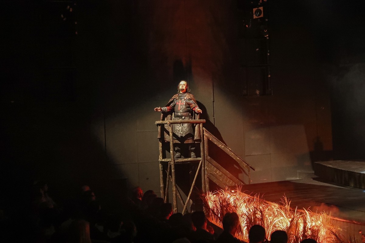 Diyarbakır'da "20. Orhan Asena Yerli Oyunlar Tiyatro Festivali", Ankara Devlet Tiyatrosunca...