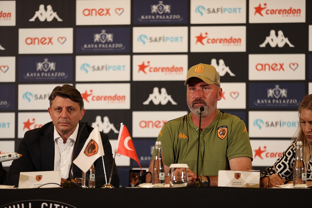 İngiltere Championship ekiplerinden Türk iş insanı Acun Ilıcalı'nın sahibi olduğu Hull City Kulübü...