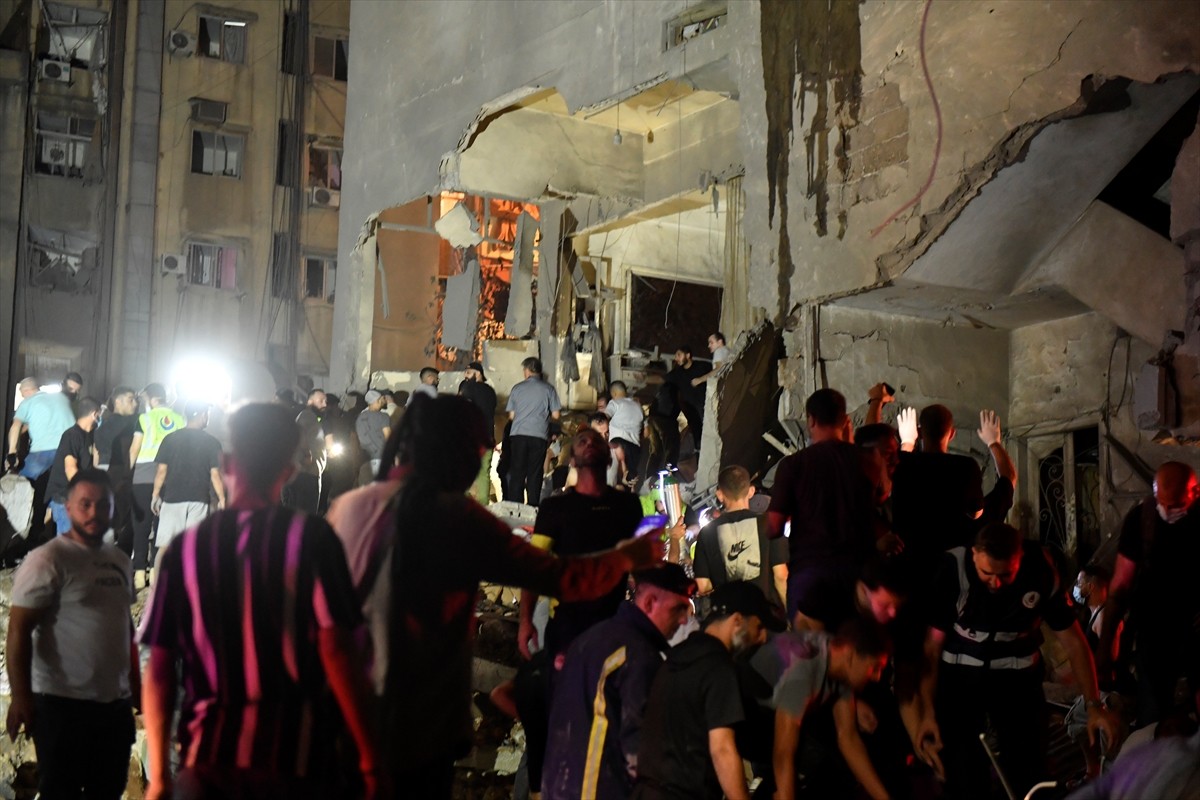 İsrail ordusu, Lübnan'ın başkenti Beyrut'un Nowayri bölgesine hava saldırısı düzenledi. Saldırıda...