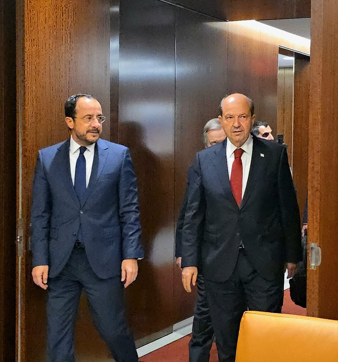 Kuzey Kıbrıs Türk Cumhuriyeti (KKTC) Cumhurbaşkanı Ersin Tatar (sağda), ABD'nin New York...