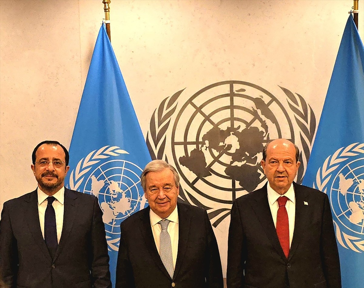 Kuzey Kıbrıs Türk Cumhuriyeti (KKTC) Cumhurbaşkanı Ersin Tatar (sağda), ABD'nin New York...