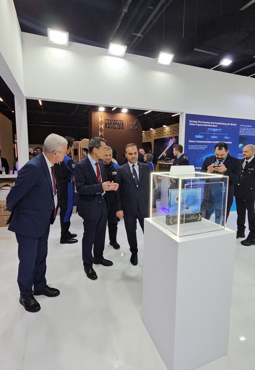 Sanayi ve Teknoloji Bakanı Mehmet Fatih Kacır, İtalya'nın Milano kentinde düzenlenen ve dünyanın...