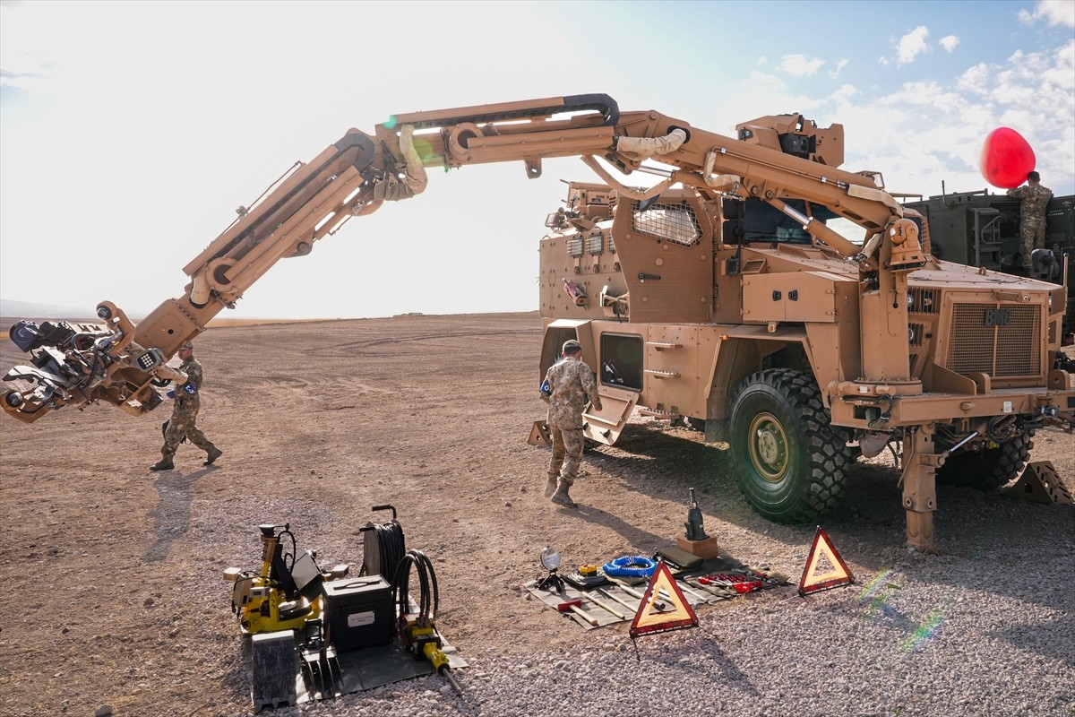 Türk Silahlı Kuvvetleri'nin (TSK) ateş gücünün sergilendiği "Ateş Serbest- 2024" başladı. Tatbikat...