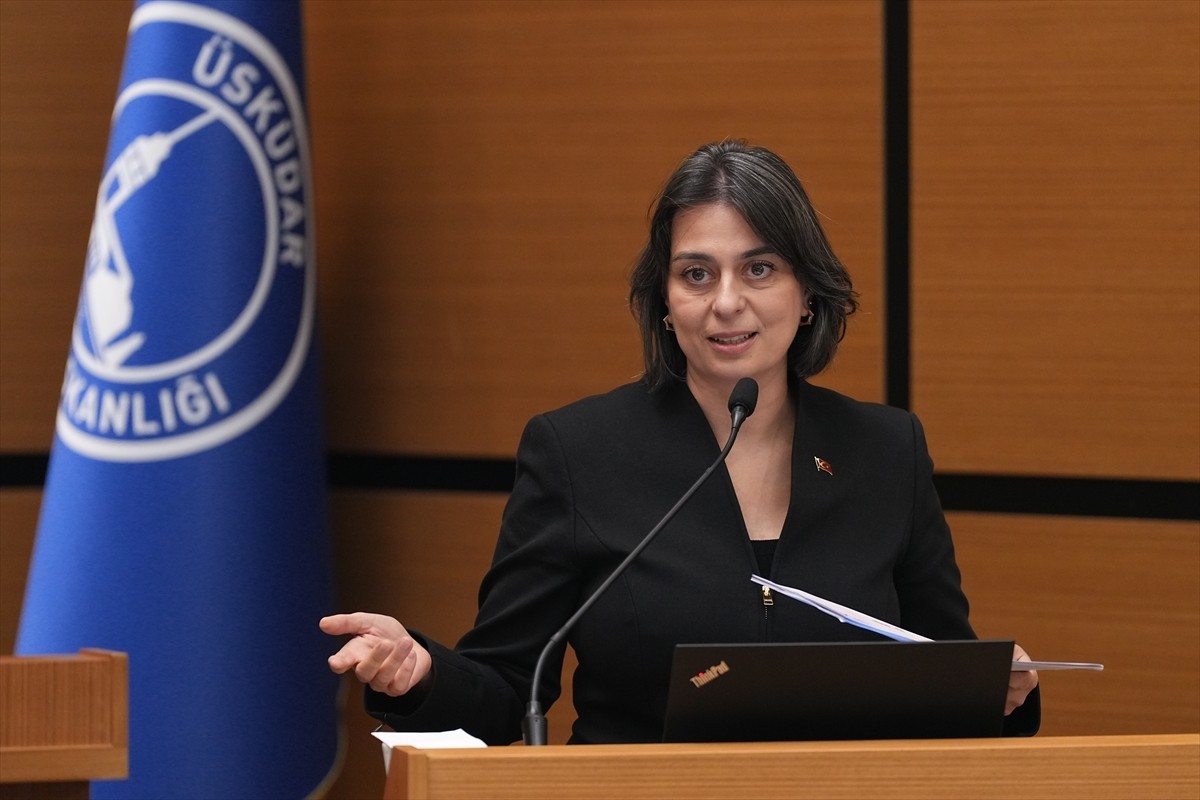 Üsküdar Belediyesi Meclis toplantısı, 2025 yılı bütçe görüşmesi, 1. Başkanvekili Mithat Özdemir...