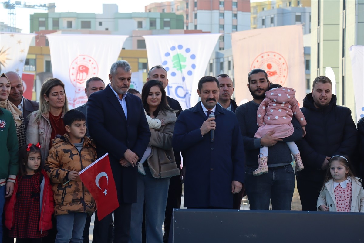 Hatay'da hak sahipleri, Cumhurbaşkanı Recep Tayyip Erdoğan'ın katılımıyla Kahramanmaraş'ta...