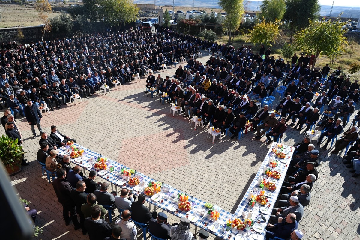 Şırnak Valisi Birol Ekici, Cizre ilçesi Ulaş köyünde aralarında husumet bulunan Meman ve Tayan...
