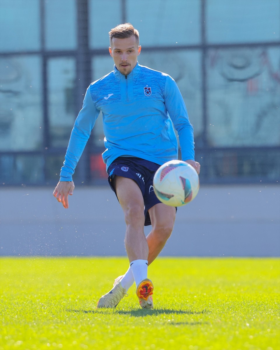 Trabzonspor, Trendyol Süper Lig'in 12. haftasında deplasmanda Çaykur Rizespor ile yapacağı maçın...