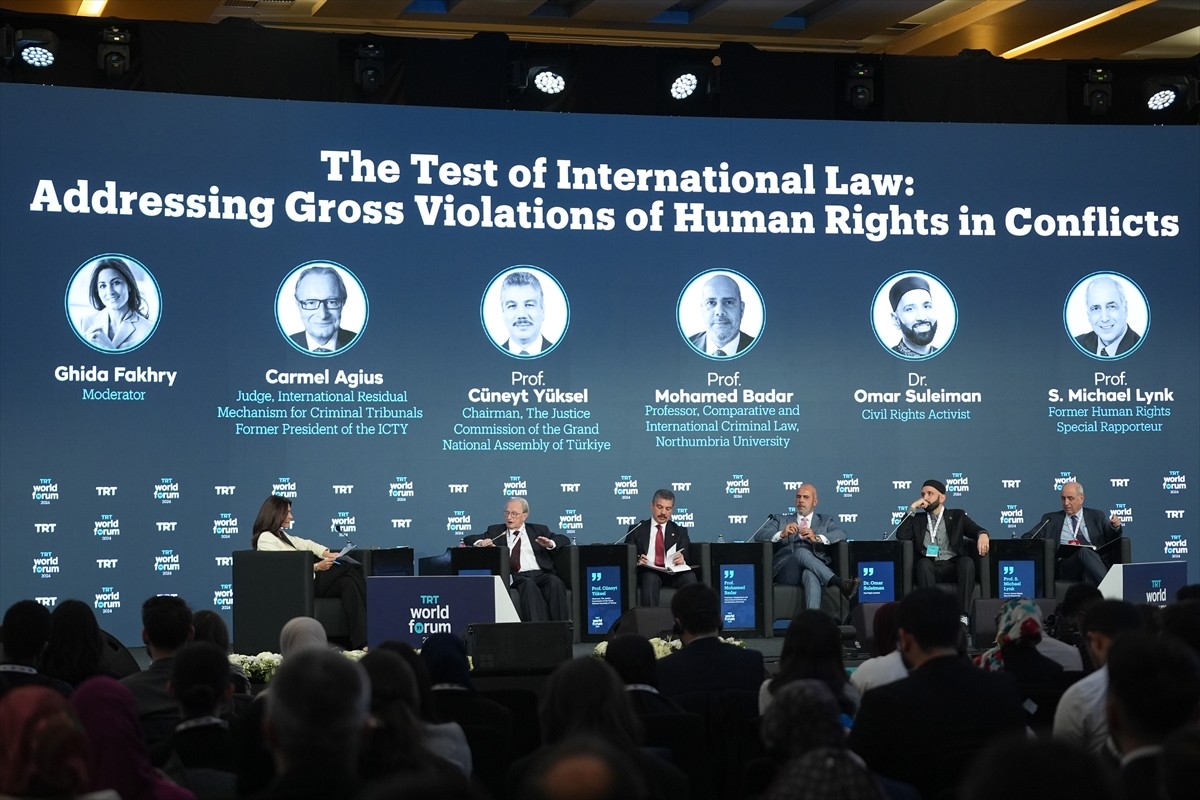 TRT'nin "Kırılma Noktasında Bir Dünya: Krizleri ve Dönüşümü Yönetmek" temasıyla İstanbul'da...