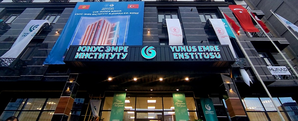 Türk kültürünü ve dilini dünyaya tanıtan Yunus Emre Enstitüsü, Kırgızistan'ın başkenti Bişkek'te...