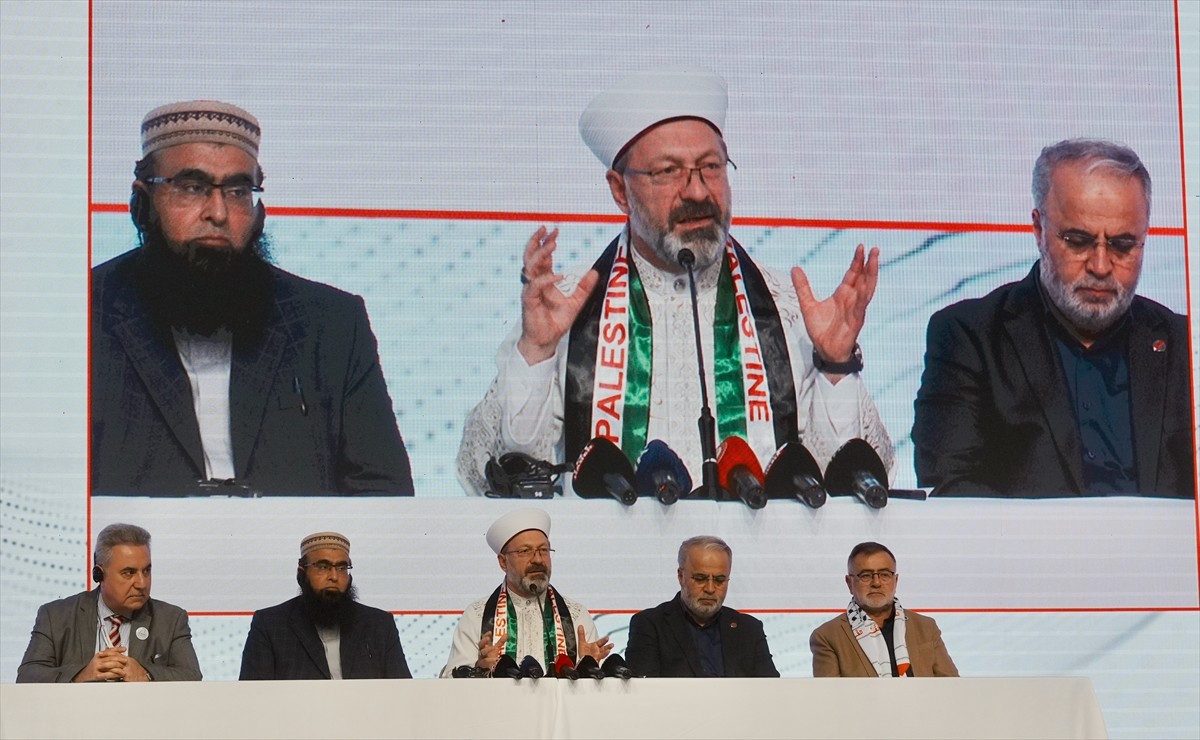 Türkiye Diyanet Vakfı (TDV) ile Al Khair Vakfı öncülüğünde İstanbul'da düzenlenen "Gazze'nin...