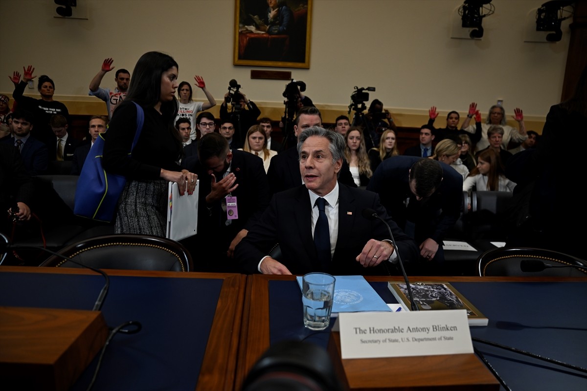 ABD Dışişleri Bakanı Antony Blinken, Kongrede katıldığı oturumda, ABD'nin Gazze'deki İsrail...