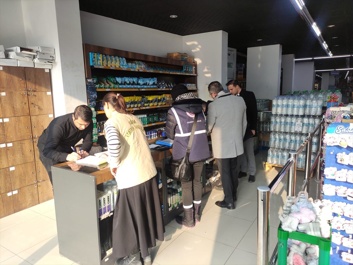 Ağrı'da, temel ihtiyaç ve gıda ürünü satışı yapılan iş yerlerinde etiket fiyatı, en son fiyat...