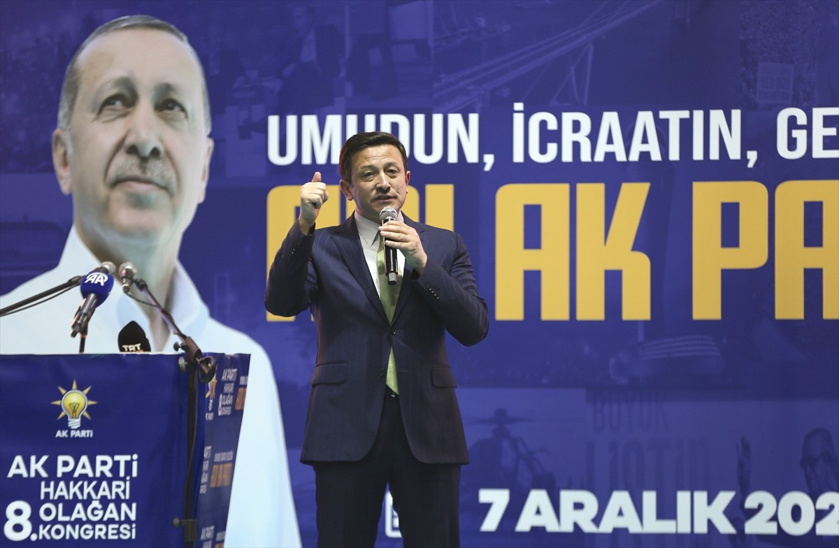 AK Parti Genel Başkan Yardımcısı Hamza Dağ, partisinin Hakkari 8. Olağan Kongresine katıldı. Dağ...