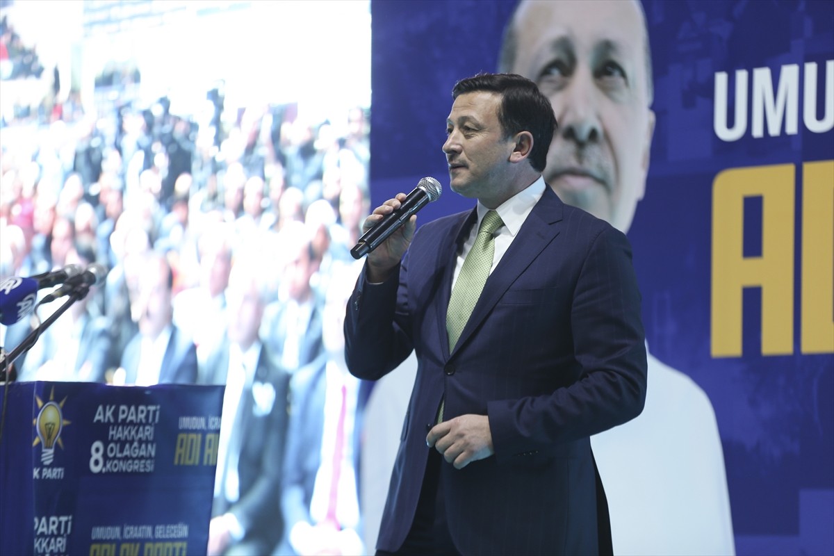 AK Parti Genel Başkan Yardımcısı Hamza Dağ, partisinin Hakkari 8. Olağan Kongresine katıldı. Dağ...