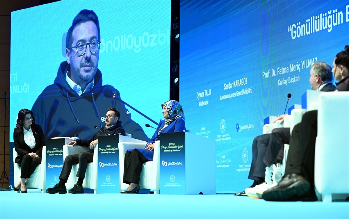 Anadolu Ajansı (AA) Genel Müdürü Serdar Karagöz, Gençlik ve Spor Bakanlığı tarafından 5 Aralık...