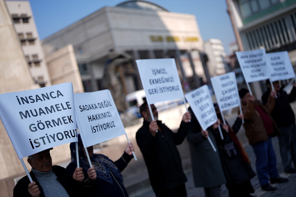 Ankara Büyükşehir Belediyesi iştiraki ANFA'dan haksız şekilde çıkarıldıklarını öne süren bir grup...