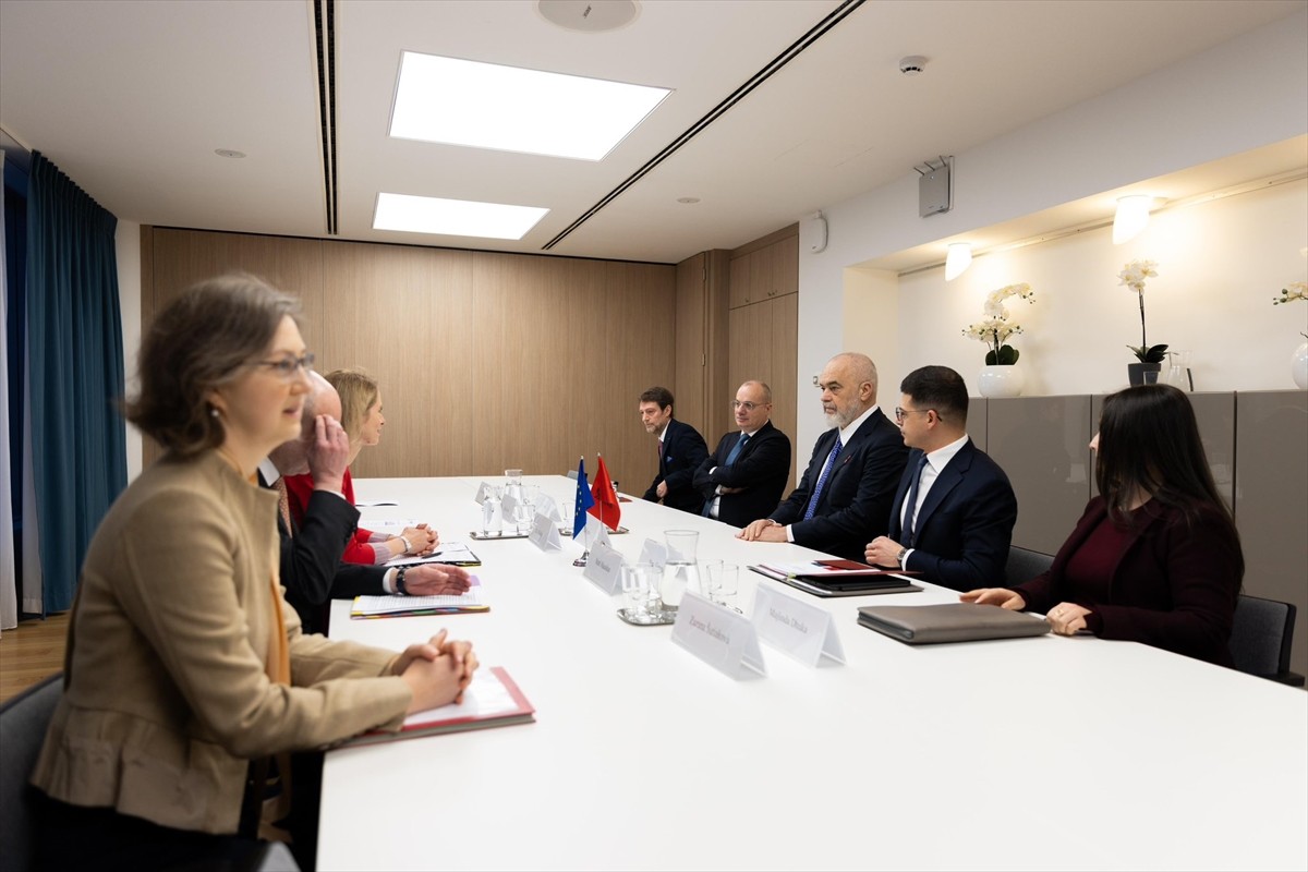 Arnavutluk ile Avrupa Birliği (AB) arasında Güvenlik ve Savunma Ortaklığı Anlaşması imzalandı....