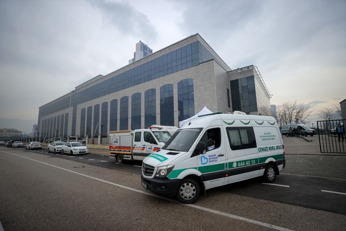 Balıkesir'in merkez Karesi ilçesindeki mühimmat fabrikasında meydana gelen patlama ve çökme...