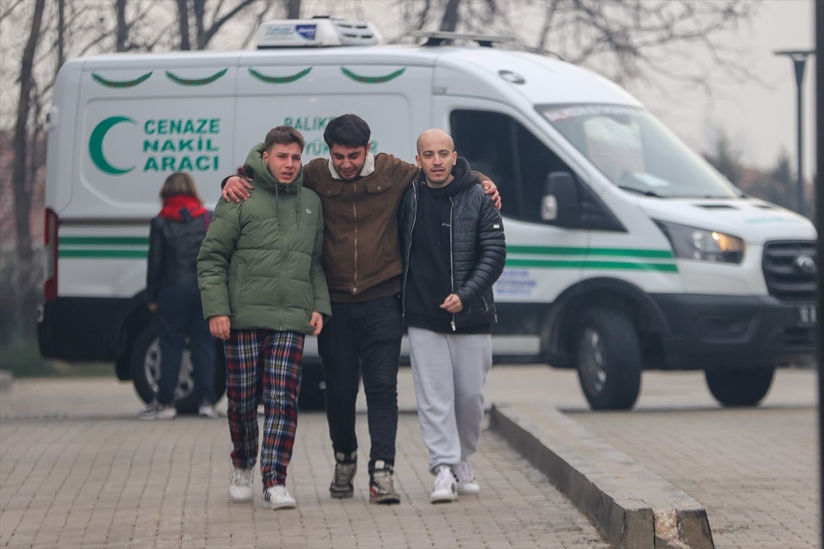 Balıkesir'in merkez Karesi ilçesindeki mühimmat fabrikasında meydana gelen patlama ve çökme...