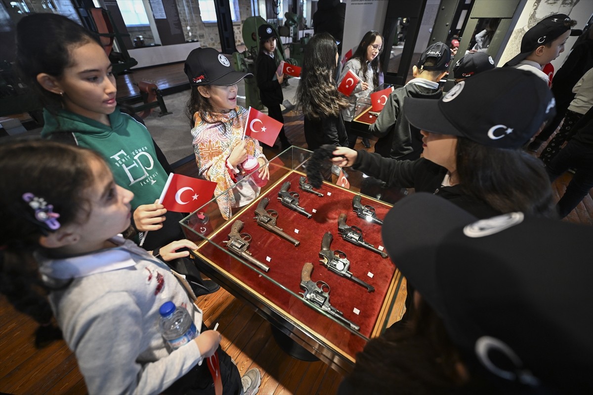 Başkentte 100'ü aşkın ilkokul öğrencisi ve okul öncesi eğitim gören öğrenciler, Yerli Malı Haftası...