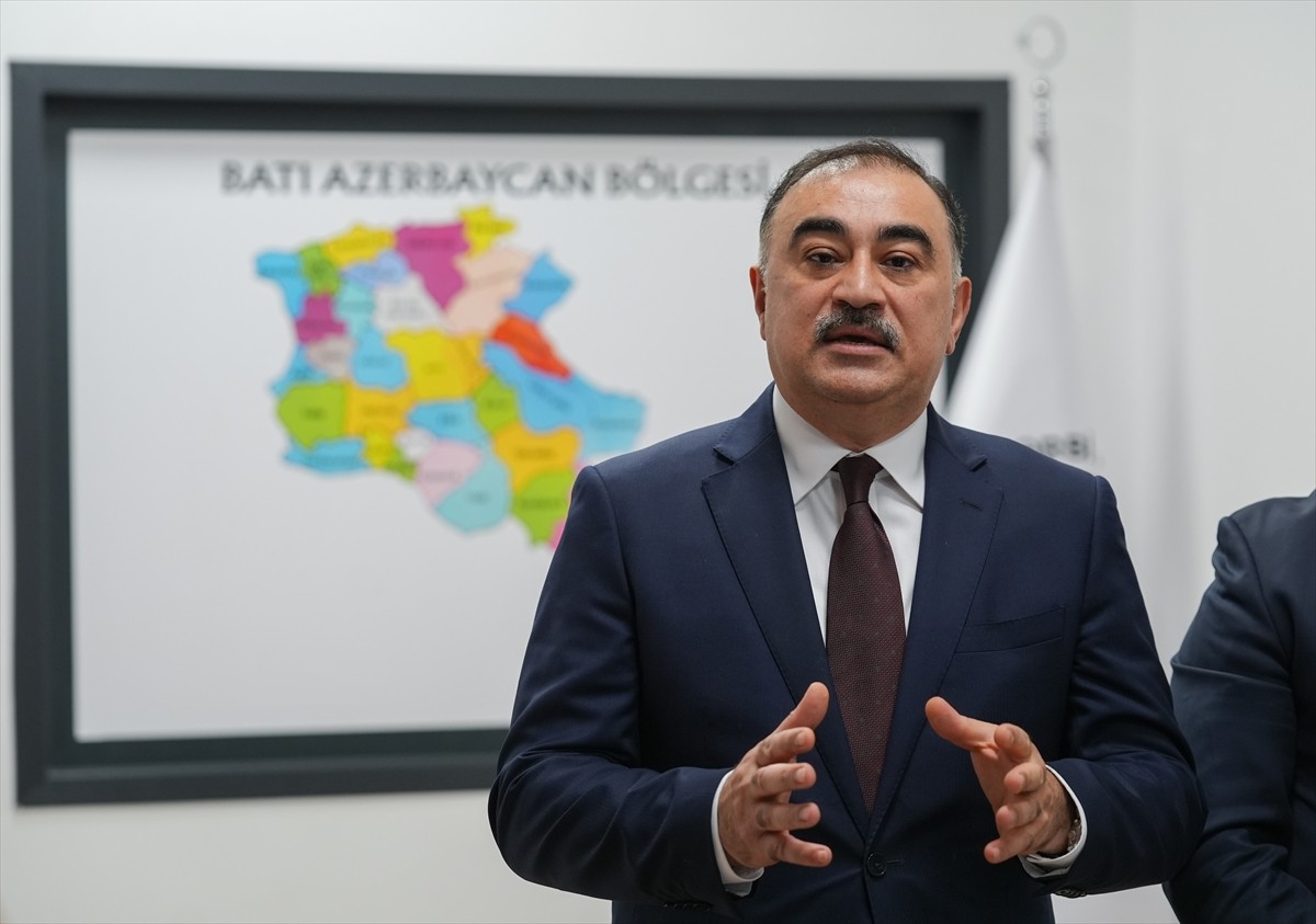 Batı Azerbaycan Topluluğu Türkiye Ofisi İzmir'de hizmet vermeye başladı. Balçova'daki bir...