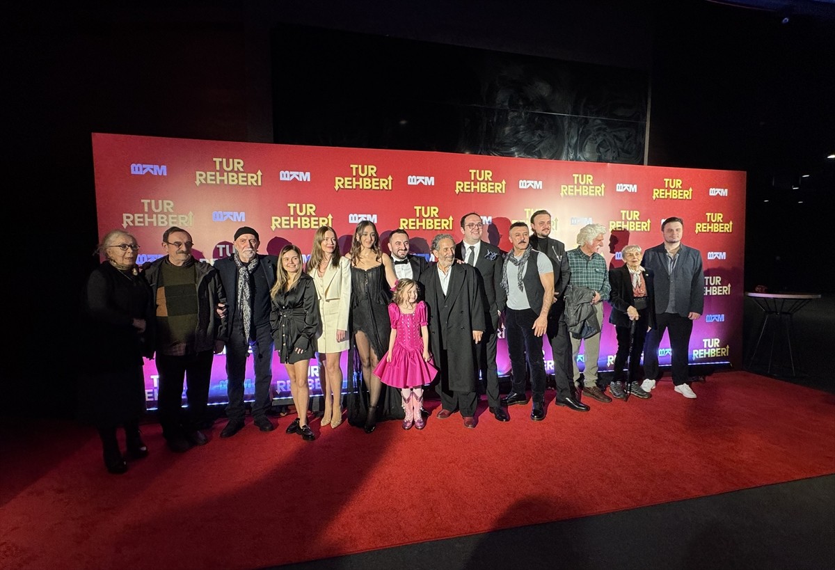 Beşiktaş Kültür Merkezi'nin (BKM) yeni yapımlarından "Tur Rehberi", 1 Ocak 2025'te...