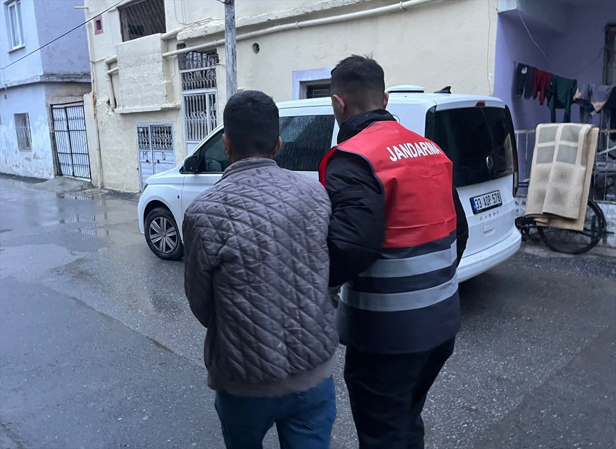 Bilecik merkezli 7 ilde düzenlenen dolandırıcılık operasyonunda gözaltına alınan 19 şüpheliden...