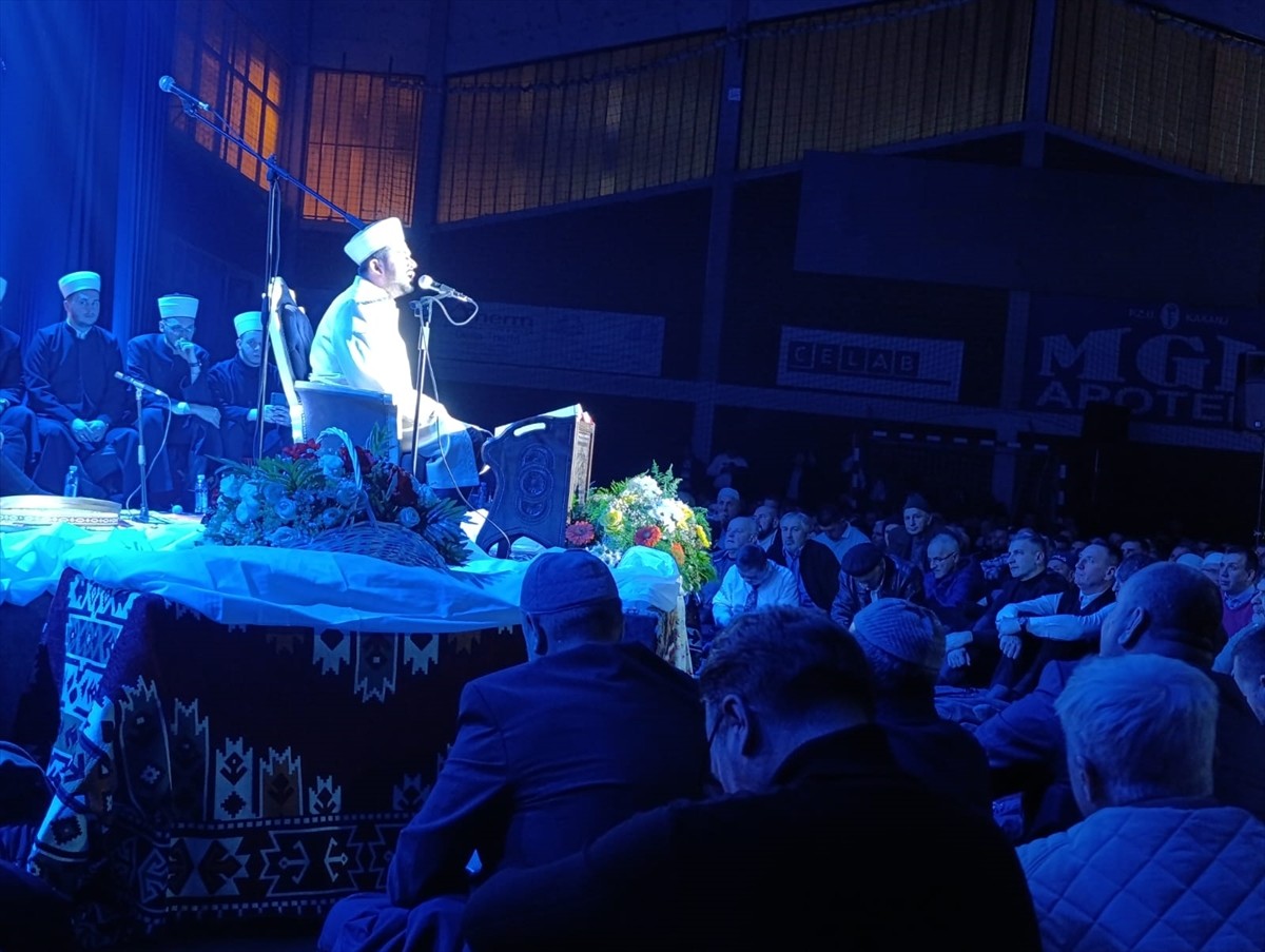 Bosna Hersek'in orta kesimlerindeki Kakanj kentinde yeni yıla saatler kala geleneksel "Kur'an...