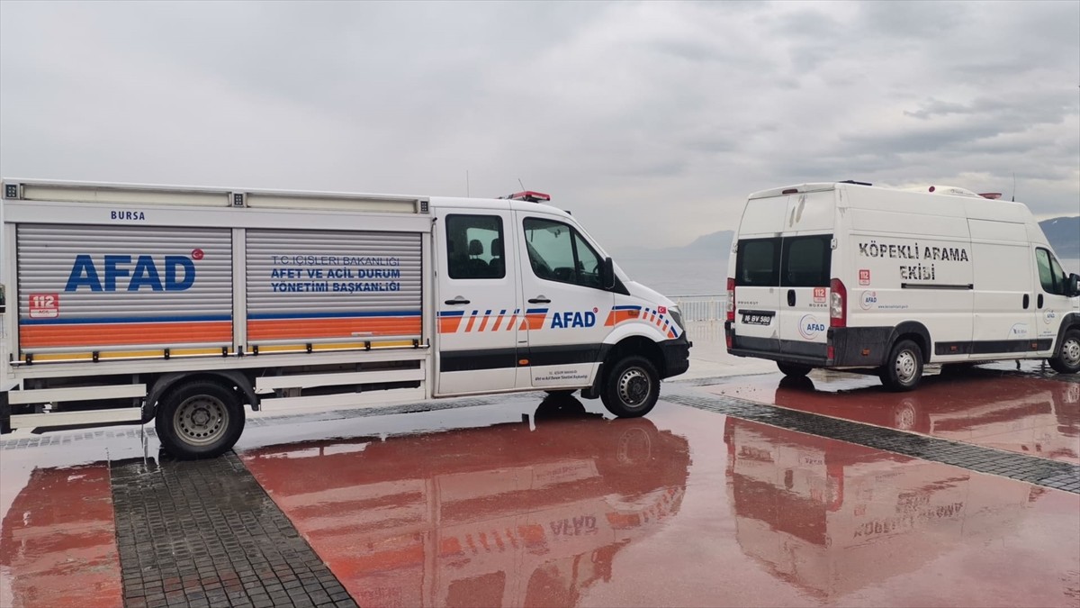 Bursa'nın Mudanya ilçesinde ailesi tarafından kayıp ihbarı yapılan kişi, 3 gündür ekipler...