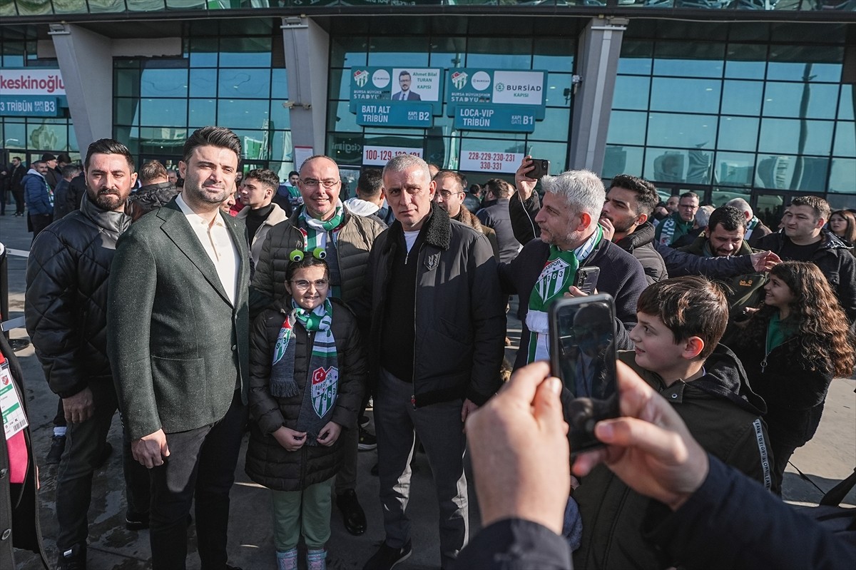 Bursaspor'un taraftar grubu Texas'a, kadına şiddete dikkati çeken koreografisinden dolayı Türkiye...