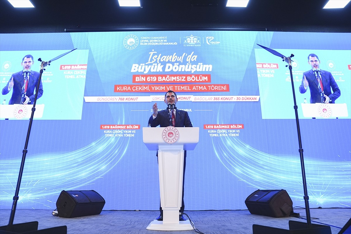 Çevre, Şehircilik ve İklim Değişikliği Bakanı Murat Kurum, Güngören Gösteri Merkezi'nde, kentsel...