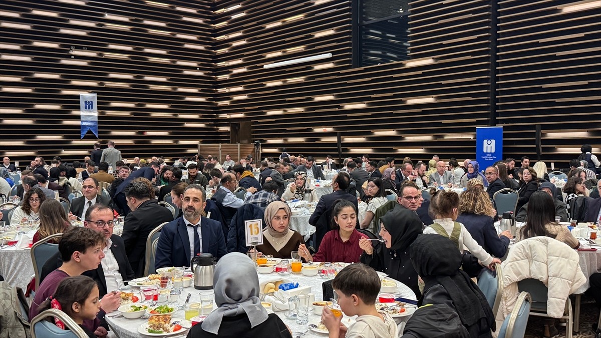 Çevre, Şehircilik ve İklim Değişikliği Bakanı Murat Kurum, Selçuklu Kongre Merkezi'nde düzenlenen...