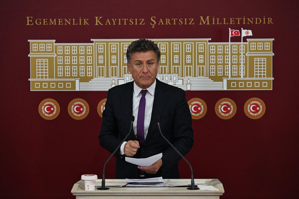 CHP Bursa Milletvekili Orhan Sarıbal, TBMM'de basın toplantısı düzenledi.