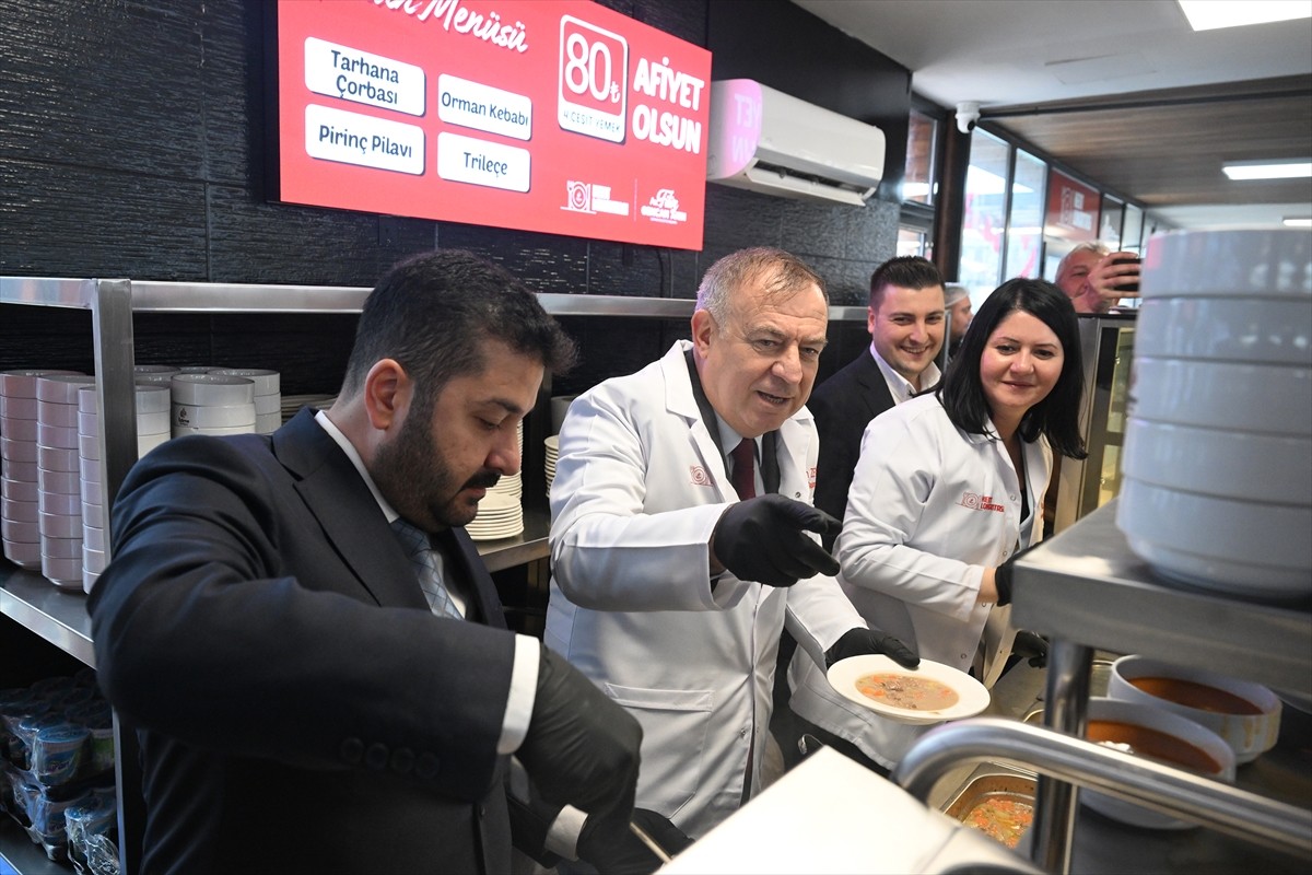 CHP Genel Başkan Yardımcısı Gökan Zeybek, Edirne Kent Lokantası'nın açılışına iştirak etti. Zeybek...