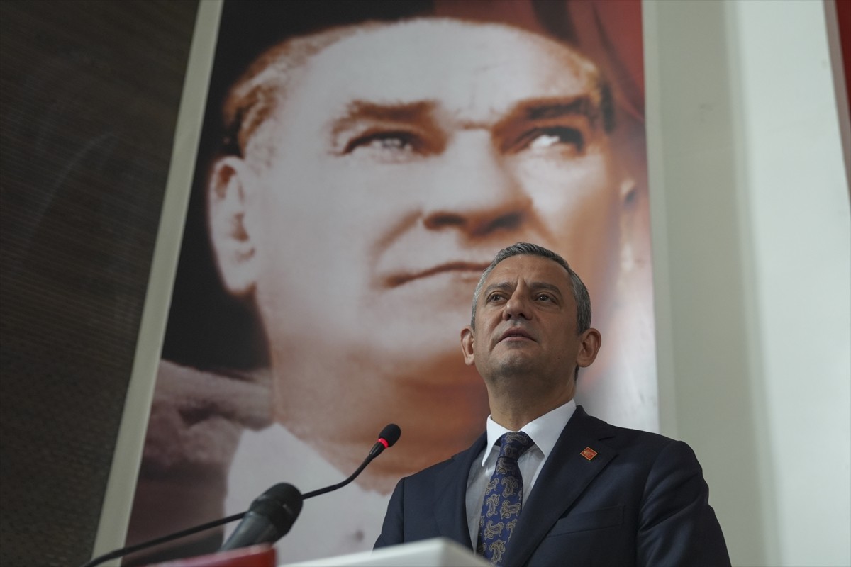 CHP Genel Başkanı Özgür Özel, CHP Genel Merkezi'nde düzenlenen Parti Meclisi Toplantısı'na...